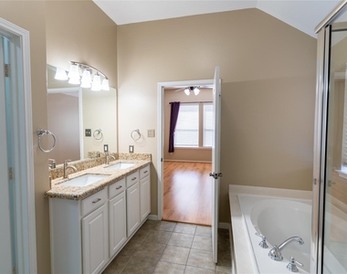 16123 Hitching Post Court - Photo Thumbnail 13