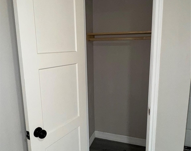 3417 Wisconsin Street - Photo Thumbnail 14