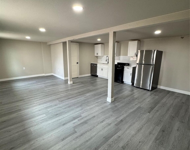 3417 Wisconsin Street - Photo Thumbnail 5