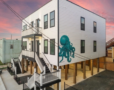 1009 8th Street - Photo Thumbnail 1