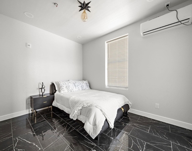 1009 8th Street - Photo Thumbnail 4