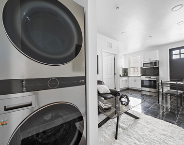 1009 8th Street - Photo Thumbnail 6