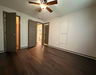 3028 Avenue M - Photo Thumbnail 5