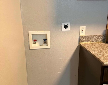 3028 Avenue M - Photo Thumbnail 4