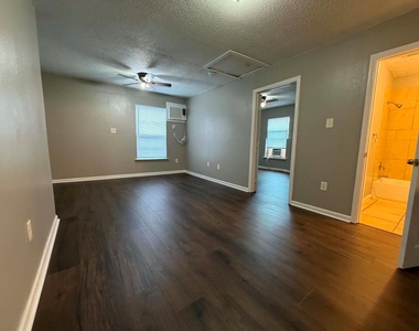 3028 Avenue M - Photo Thumbnail 1