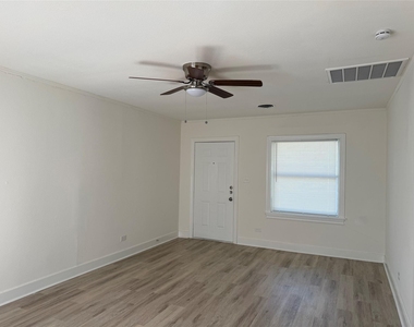 815 17th Avenue N - Photo Thumbnail 1