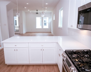 6728 Peerless Street - Photo Thumbnail 13