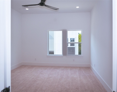 6728 Peerless Street - Photo Thumbnail 16