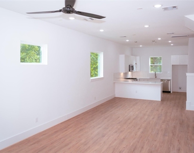 6728 Peerless Street - Photo Thumbnail 8