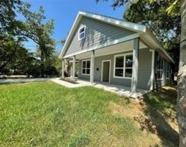 313 2nd Street - Photo Thumbnail 3