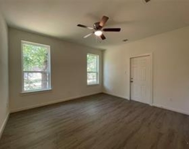 313 2nd Street - Photo Thumbnail 11