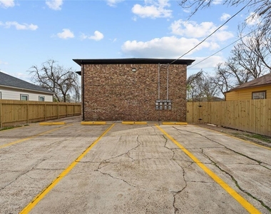 2015 Rosalee Street - Photo Thumbnail 11