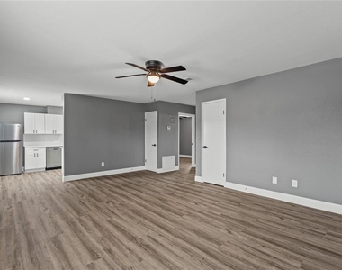 2015 Rosalee Street - Photo Thumbnail 1