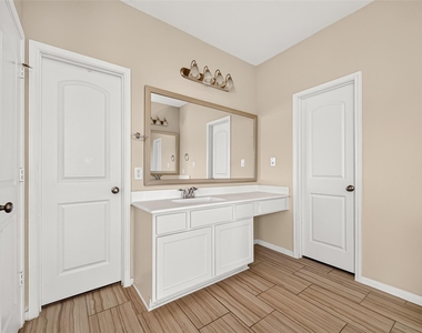 4403 Silvergrass Lane - Photo Thumbnail 26