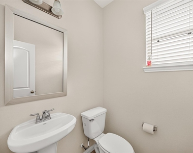 4403 Silvergrass Lane - Photo Thumbnail 30