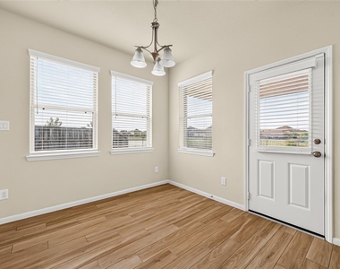 4403 Silvergrass Lane - Photo Thumbnail 18