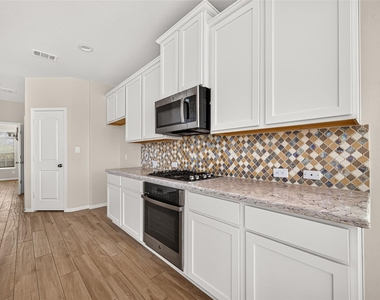 4403 Silvergrass Lane - Photo Thumbnail 19