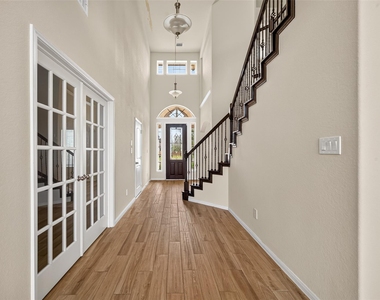 4403 Silvergrass Lane - Photo Thumbnail 7