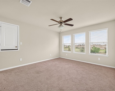 4403 Silvergrass Lane - Photo Thumbnail 36