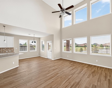 4403 Silvergrass Lane - Photo Thumbnail 12