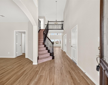 4403 Silvergrass Lane - Photo Thumbnail 5