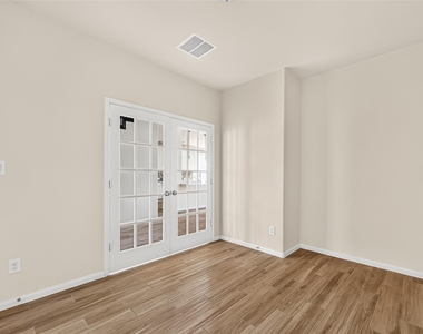 4403 Silvergrass Lane - Photo Thumbnail 8