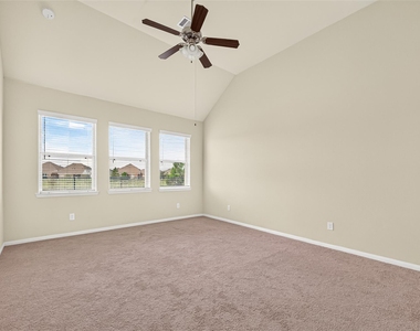 4403 Silvergrass Lane - Photo Thumbnail 22
