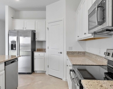 14882 Portico Boulevard - Photo Thumbnail 13