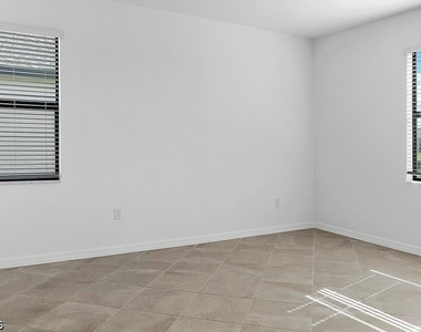 14882 Portico Boulevard - Photo Thumbnail 16