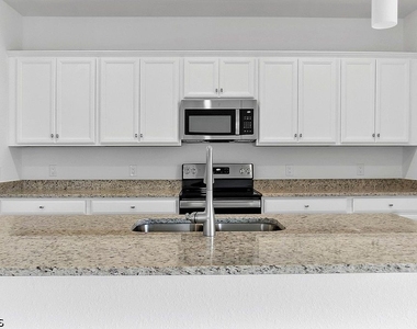 14882 Portico Boulevard - Photo Thumbnail 19
