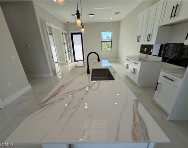 824 Dawhert Avenue S - Photo Thumbnail 35