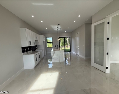 824 Dawhert Avenue S - Photo Thumbnail 22