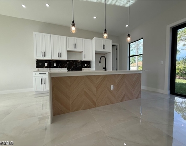 824 Dawhert Avenue S - Photo Thumbnail 37