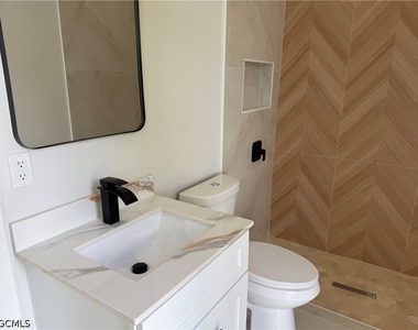824 Dawhert Avenue S - Photo Thumbnail 11