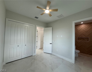 824 Dawhert Avenue S - Photo Thumbnail 41