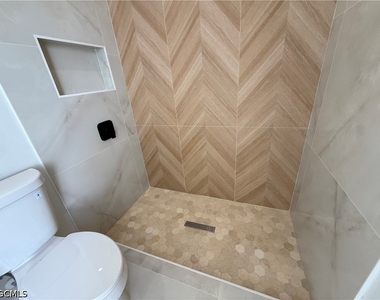 824 Dawhert Avenue S - Photo Thumbnail 12