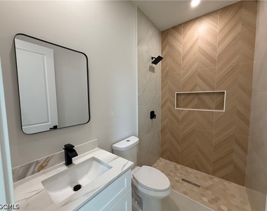 824 Dawhert Avenue S - Photo Thumbnail 16