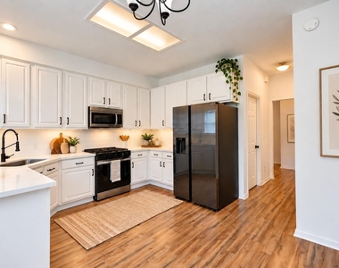 2922 Veva Drive - Photo Thumbnail 6