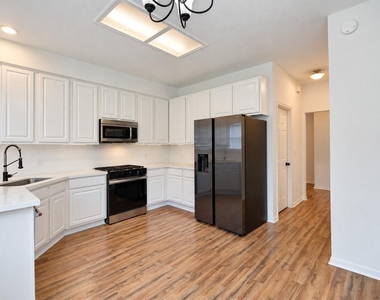2922 Veva Drive - Photo Thumbnail 7