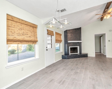 16814 Cobble Ridge Drive - Photo Thumbnail 9