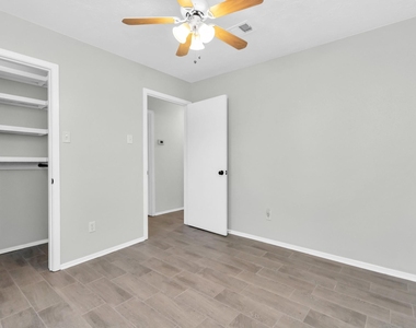 16814 Cobble Ridge Drive - Photo Thumbnail 21