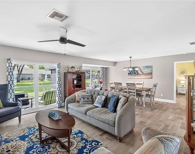 4257 Island Circle - Photo Thumbnail 11