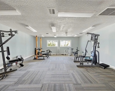 4257 Island Circle - Photo Thumbnail 6