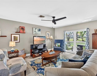 4257 Island Circle - Photo Thumbnail 25