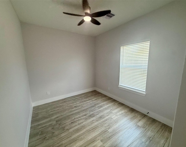 9508 Quaker Court - Photo Thumbnail 11