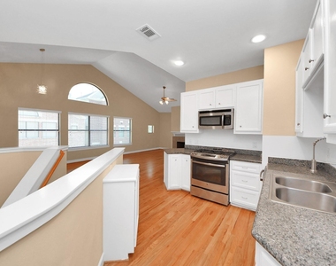 3703 Main Plaza Drive - Photo Thumbnail 8