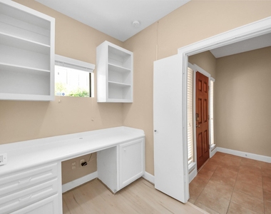 3703 Main Plaza Drive - Photo Thumbnail 32