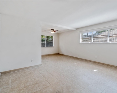 2303 Willowby - Photo Thumbnail 10