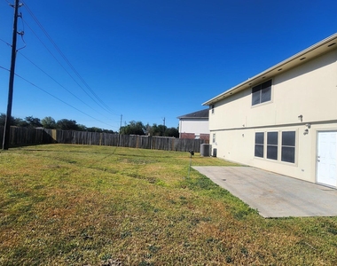 2239 Heatherwood Drive - Photo Thumbnail 9