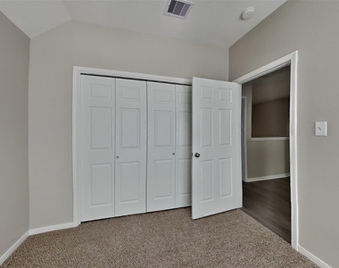 27089 Monarch Wood Drive - Photo Thumbnail 16